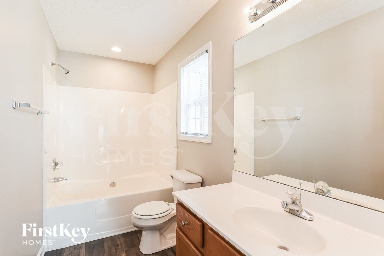 60 Cyra Ct - Photo 7 of 15