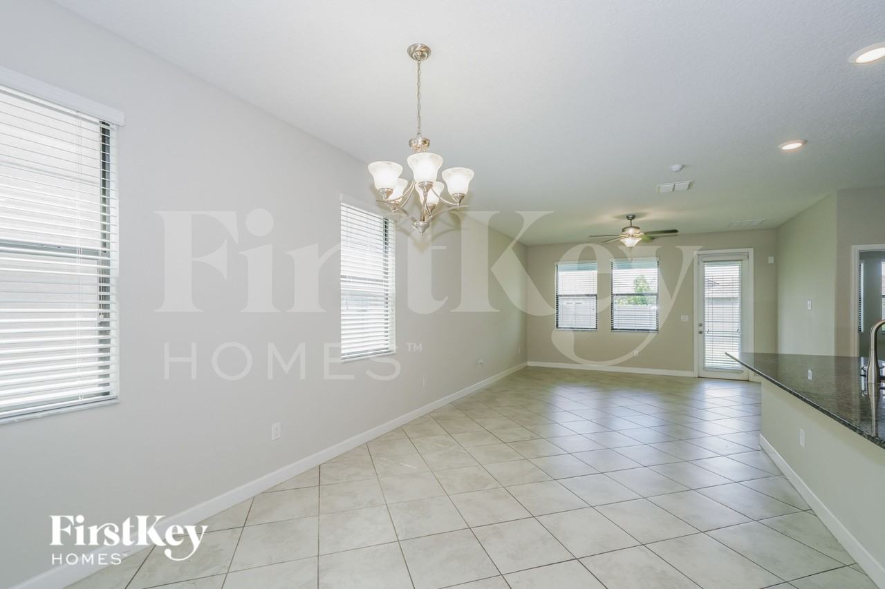 9835 Ivory Dr - Photo 3 of 16