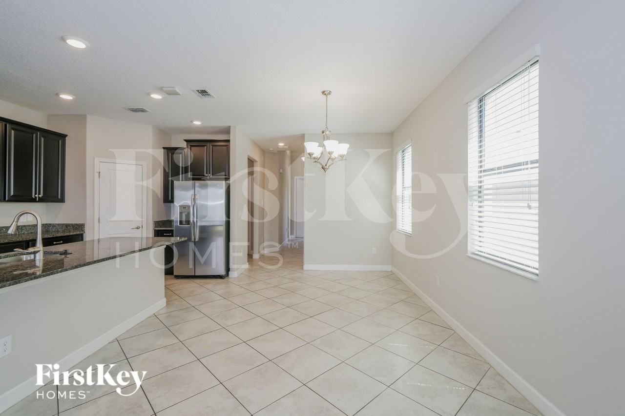 9835 Ivory Dr - Photo 4 of 16