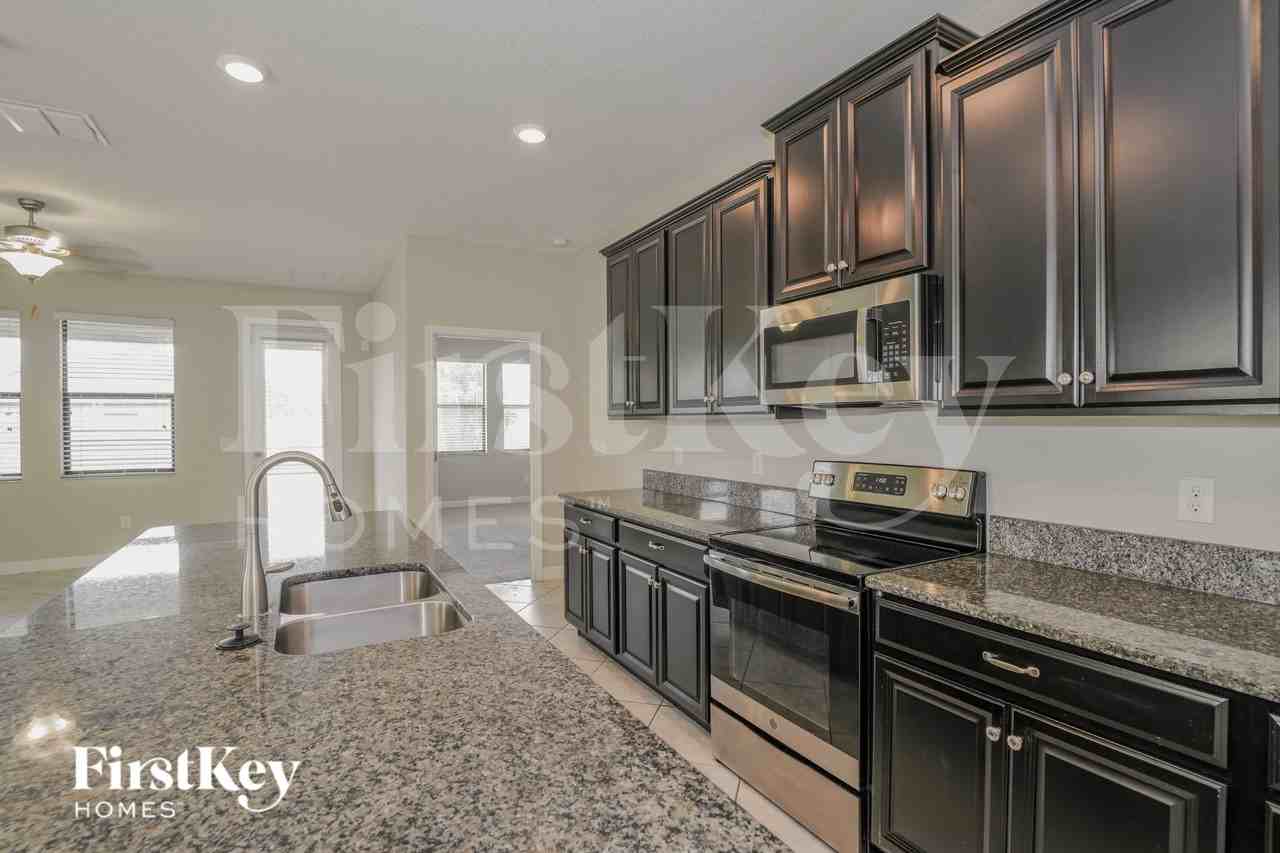 9835 Ivory Dr - Photo 6 of 16