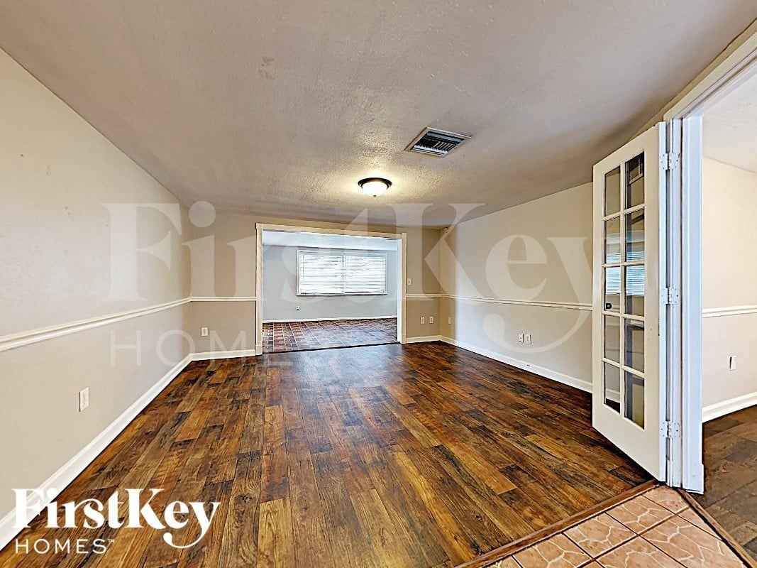 9220 Lido Ln - Photo 2 of 16