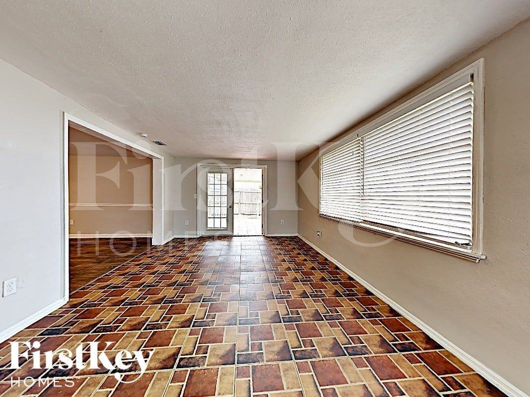 9220 Lido Ln - Photo 6 of 16