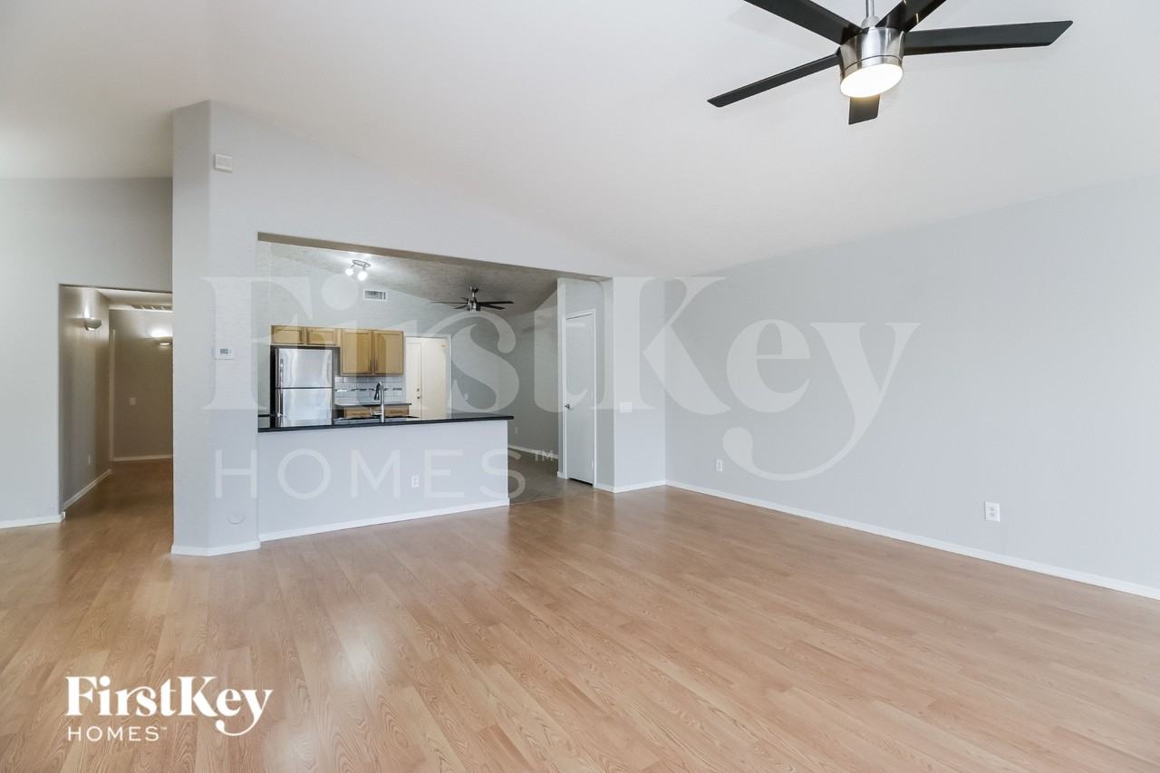 8634 E Natal Ave - Photo 5 of 18