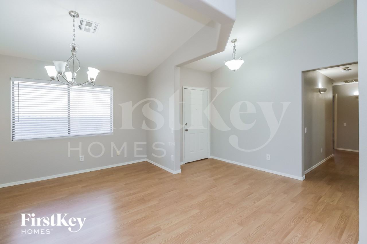 8634 E Natal Ave - Photo 6 of 18