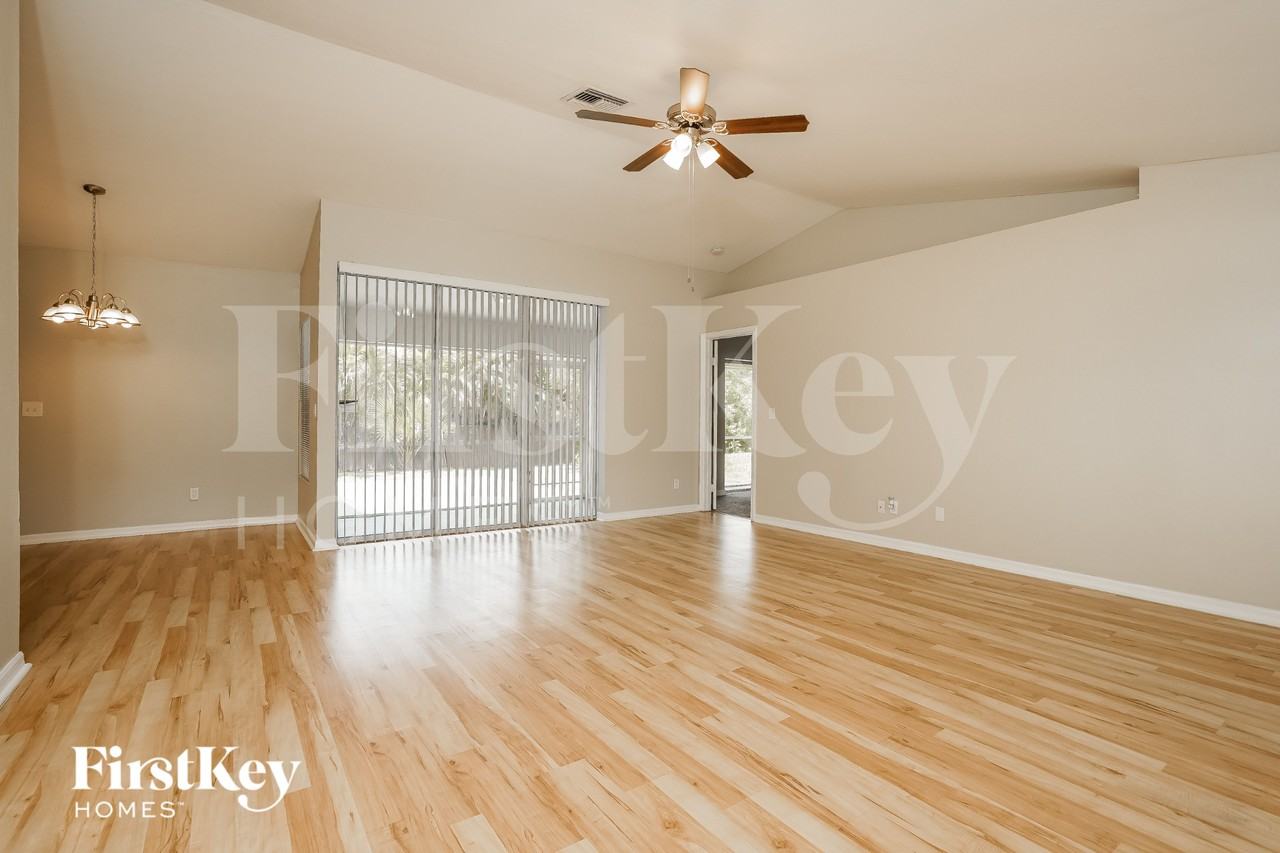 8418 Wren Rd - Photo 3 of 16