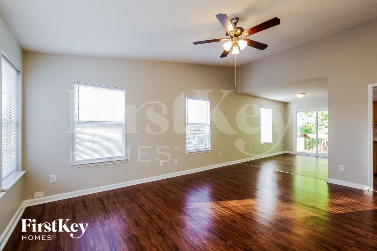812 Silver Ct - Photo 5 of 16