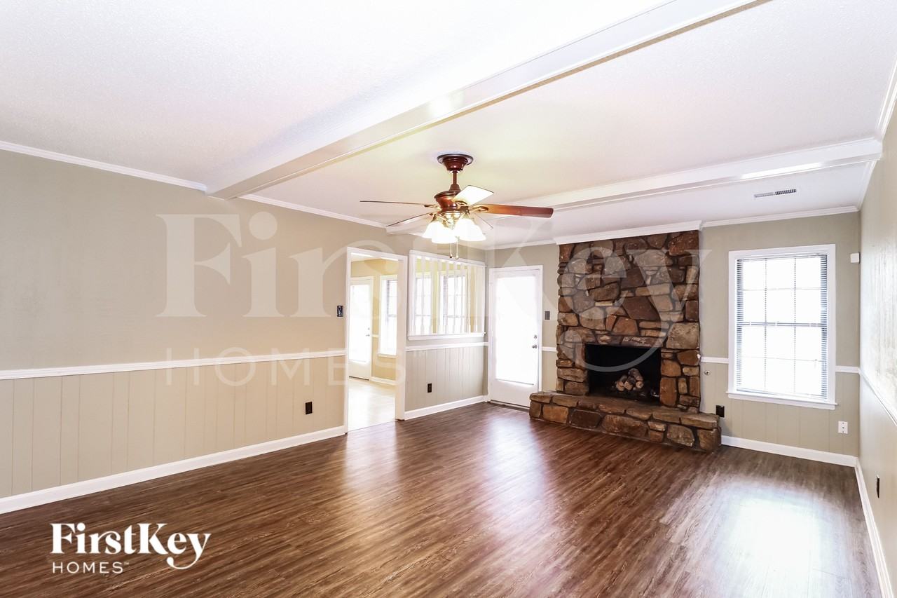 8093 Cinders Rd - Photo 3 of 18