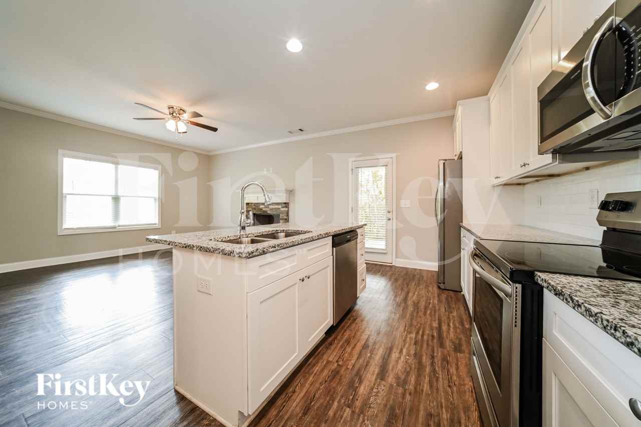 8 E Newnan Rd Unit A - Photo 5 of 16