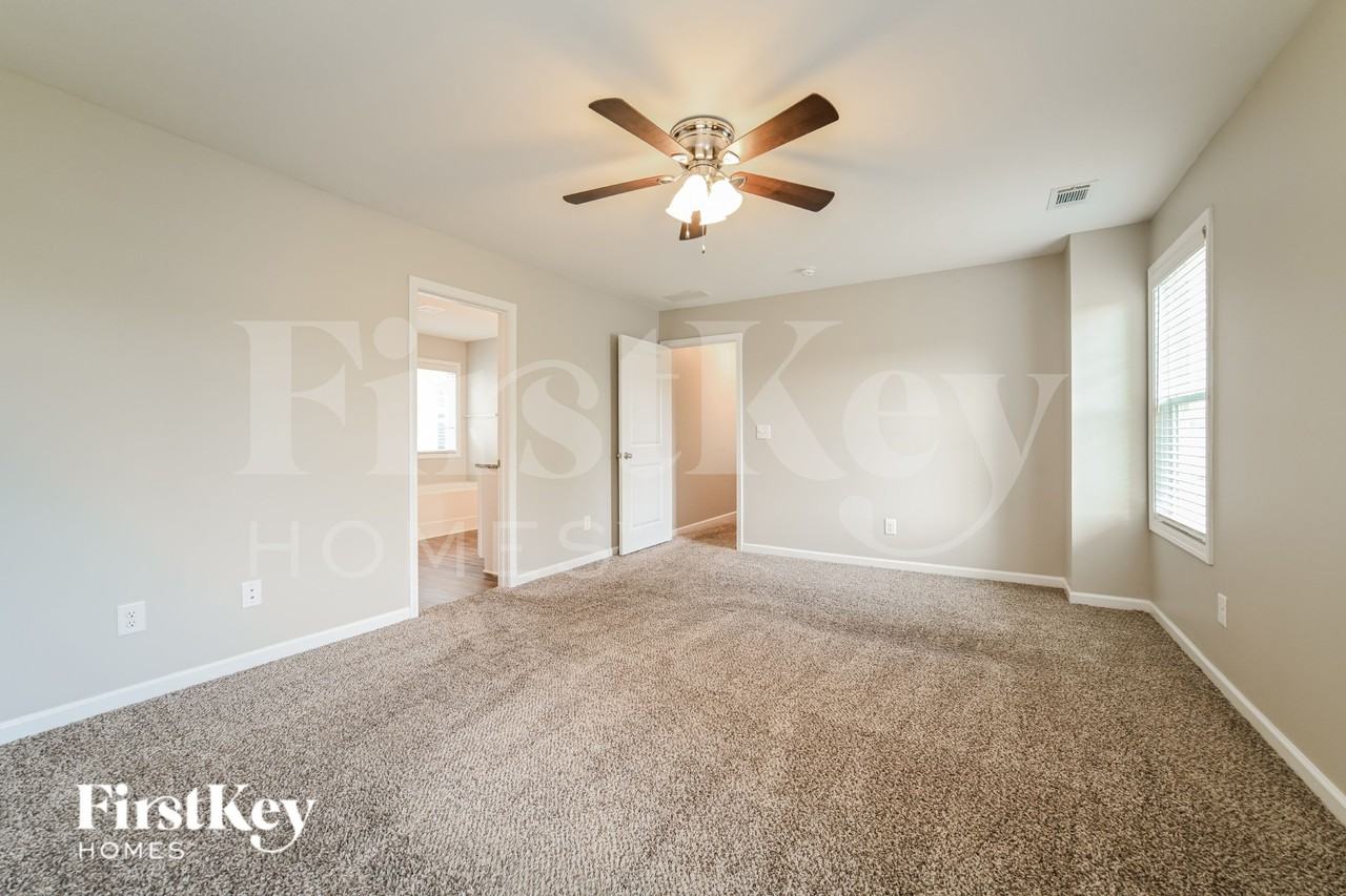8 E Newnan Rd Unit A - Photo 7 of 16