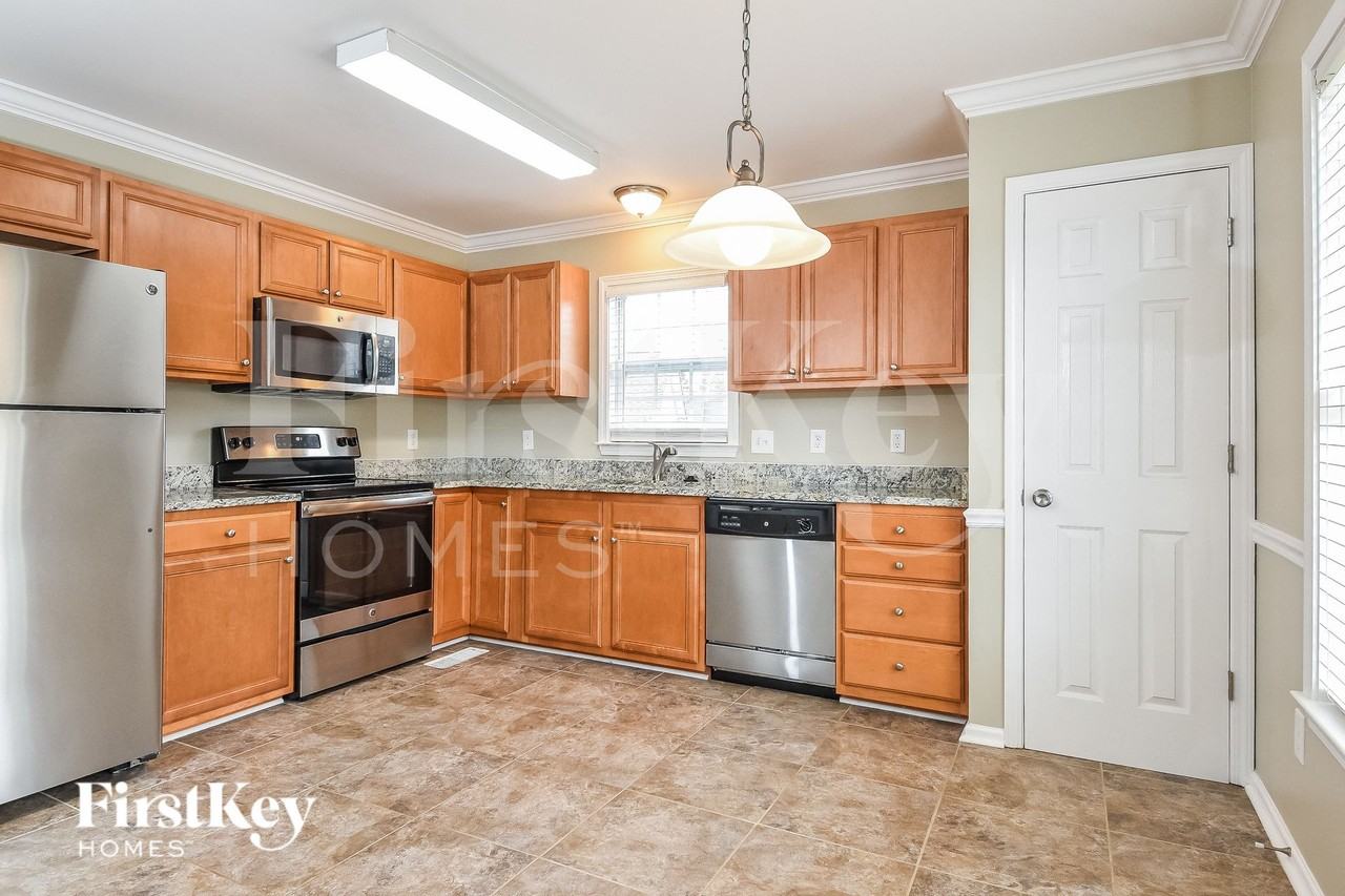 7921 Woodpark Dr - Photo 7 of 15