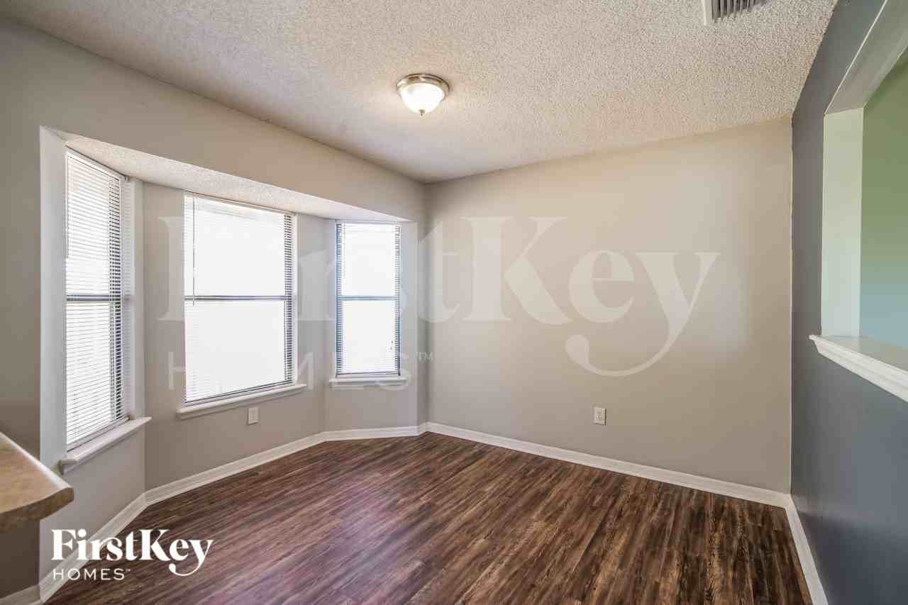 7734 Pikes Peak Dr - Photo 6 of 19