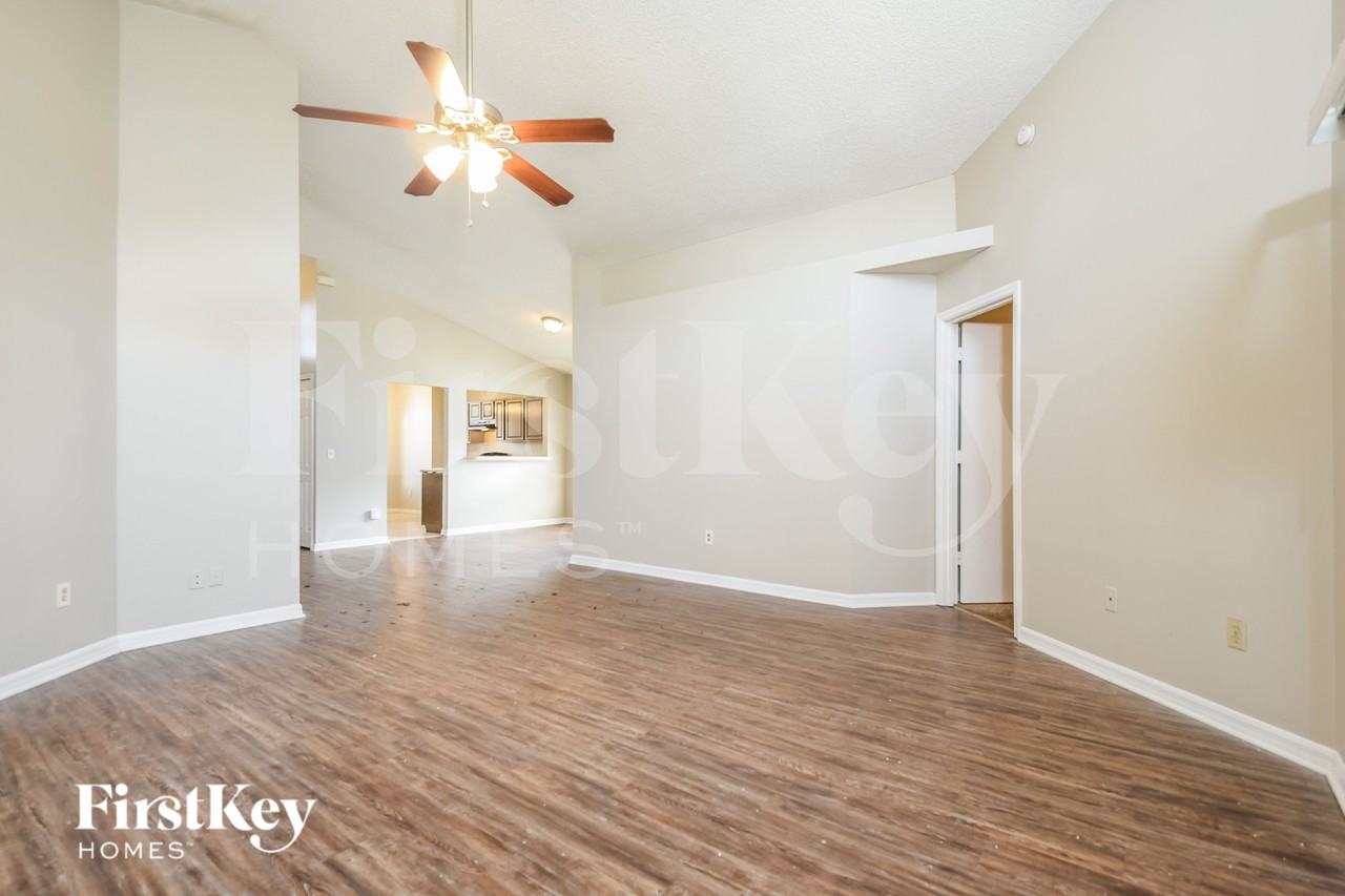 7208 Conan Ln - Photo 4 of 16