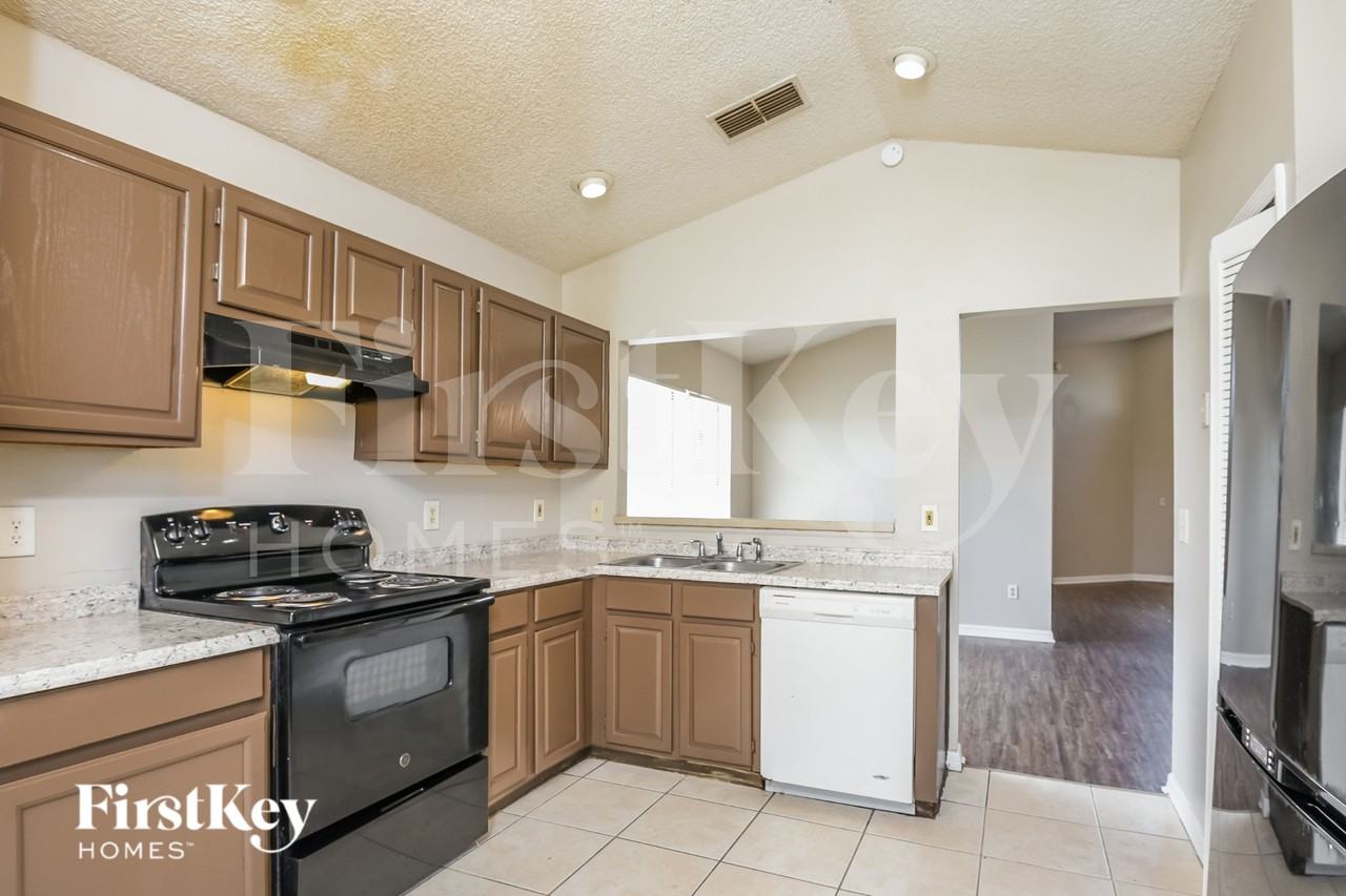 7208 Conan Ln - Photo 6 of 16