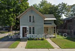 featured image of 133 Bay St #A