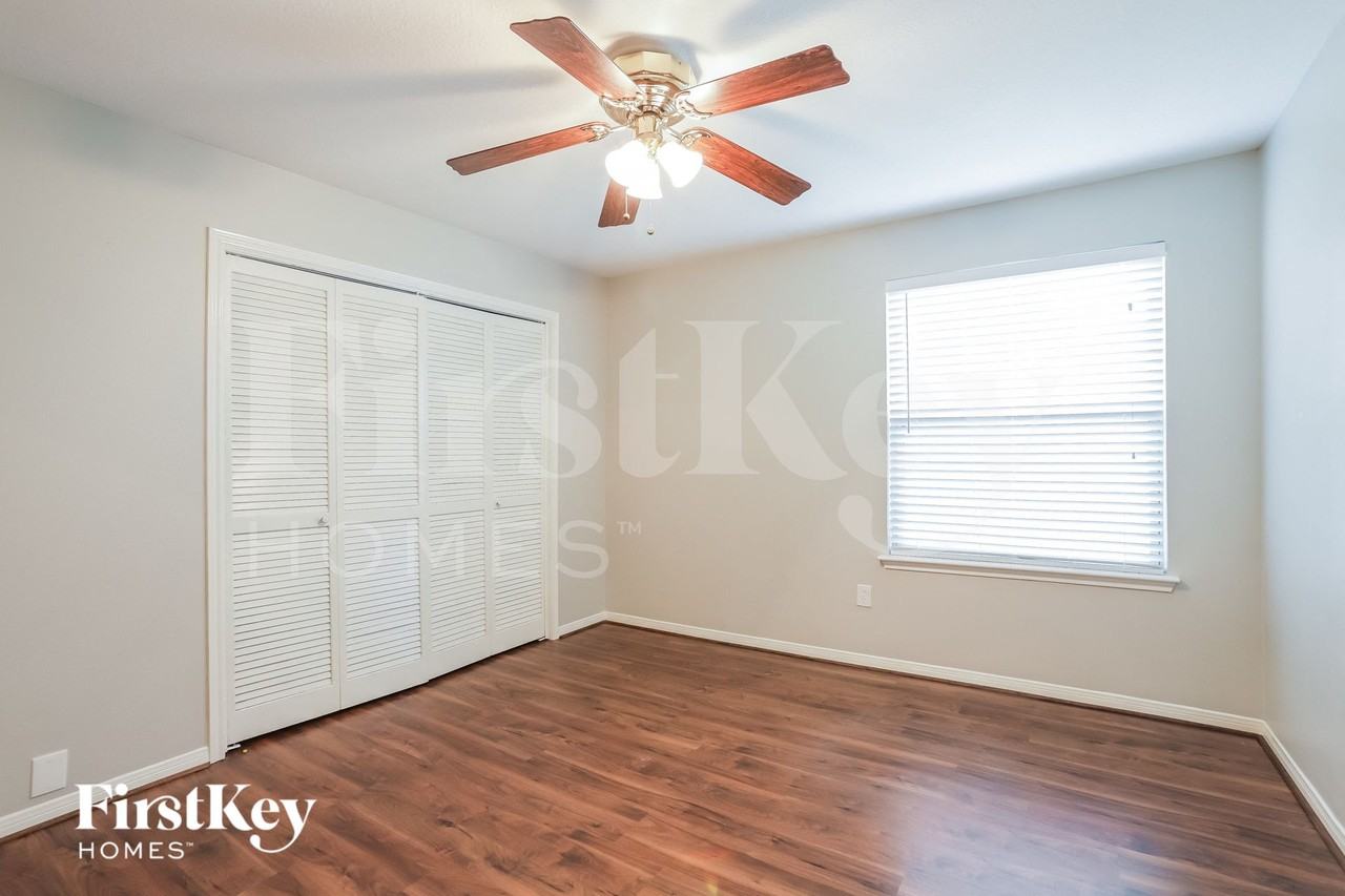 7019 Rosebrook Cir - Photo 7 of 15