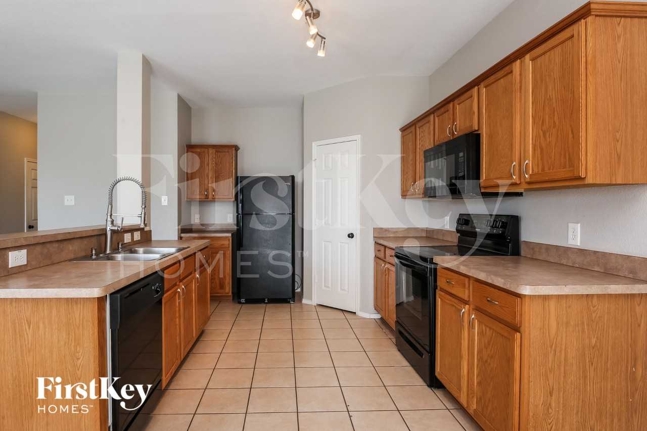 6032 Blazing Star Dr - Photo 6 of 17