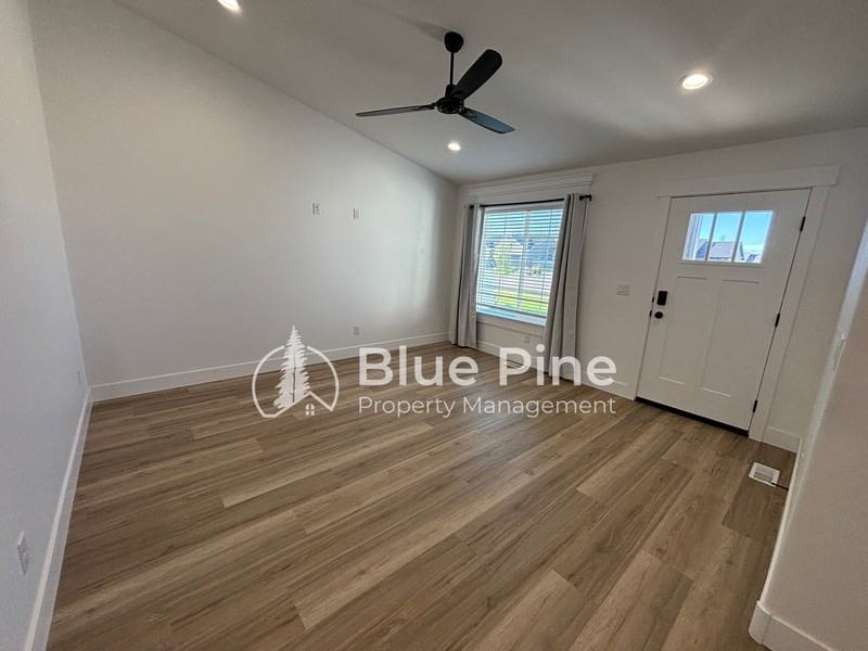 4403 Hatch Hollow Ln - Photo 2 of 30