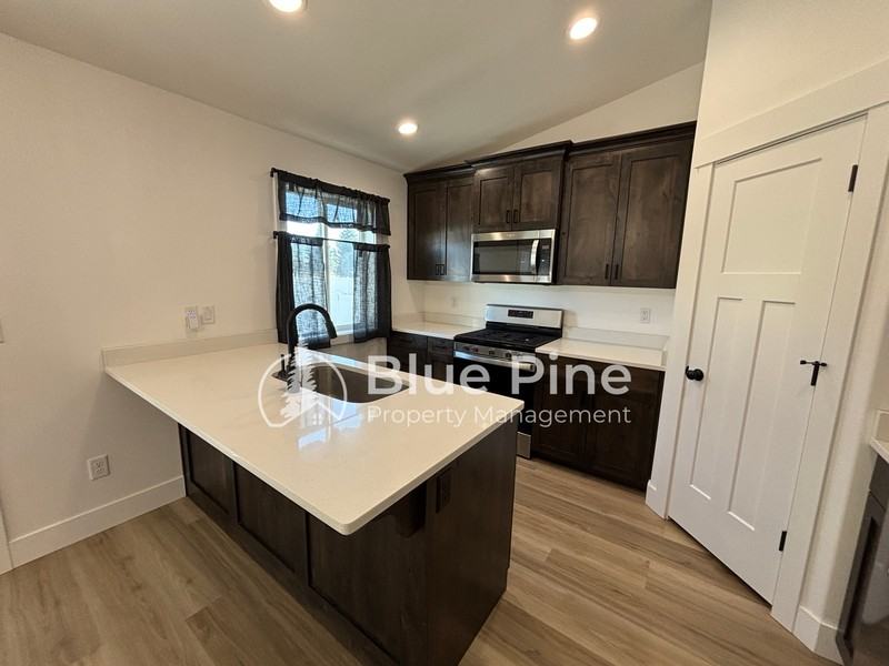 4403 Hatch Hollow Ln - Photo 4 of 30
