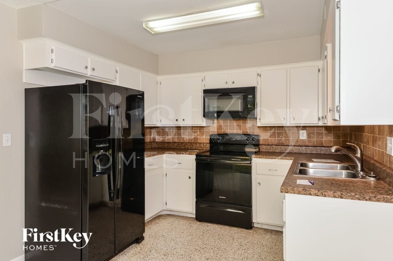 4516 56th St W - Photo 6 of 19