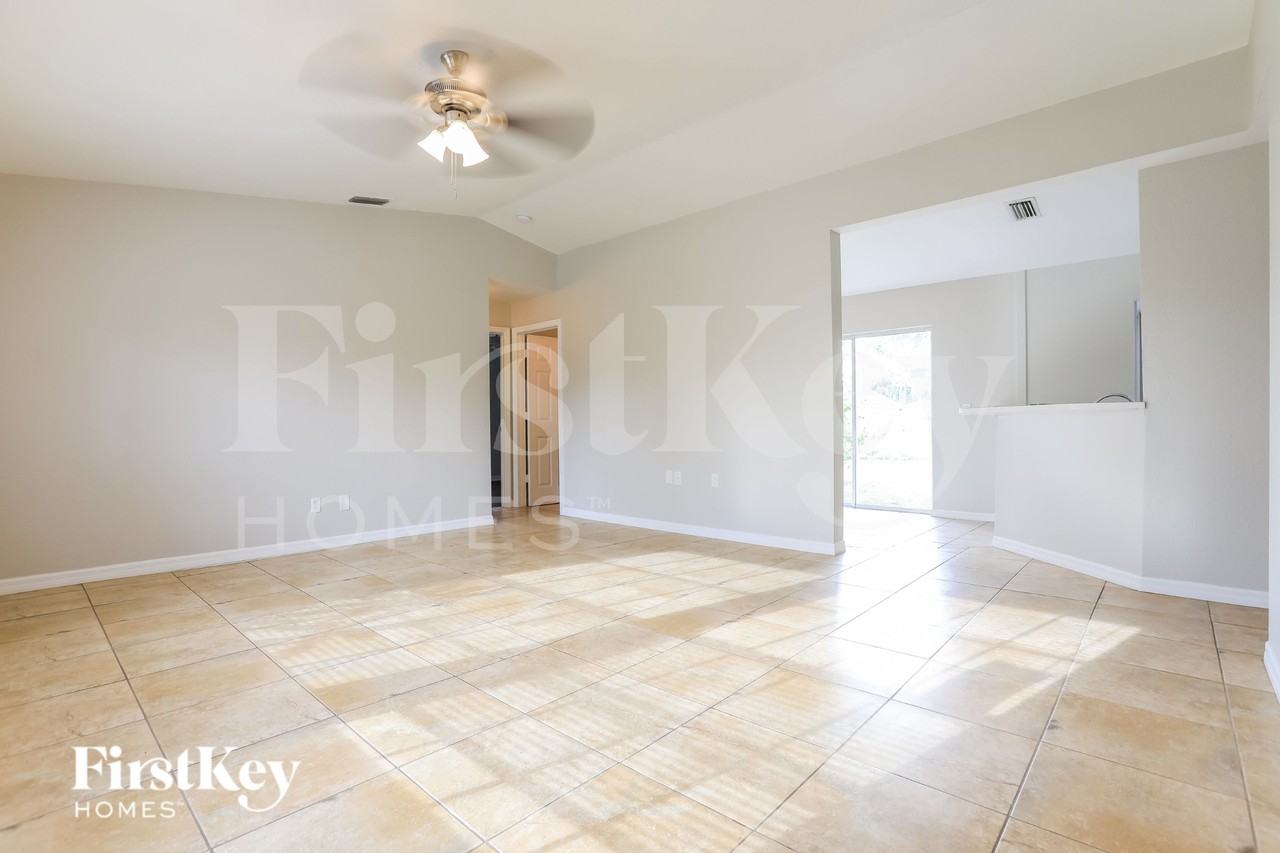 3752 Vehlin St - Photo 4 of 16
