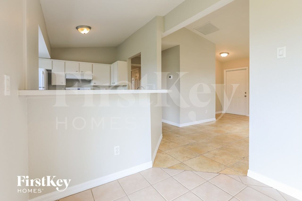 3752 Vehlin St - Photo 5 of 16