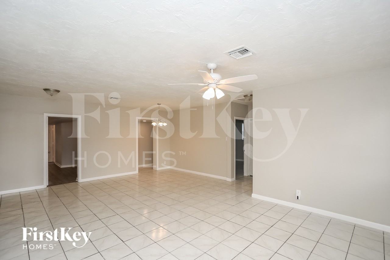 3751 Nwstreet - Photo 2 of 19