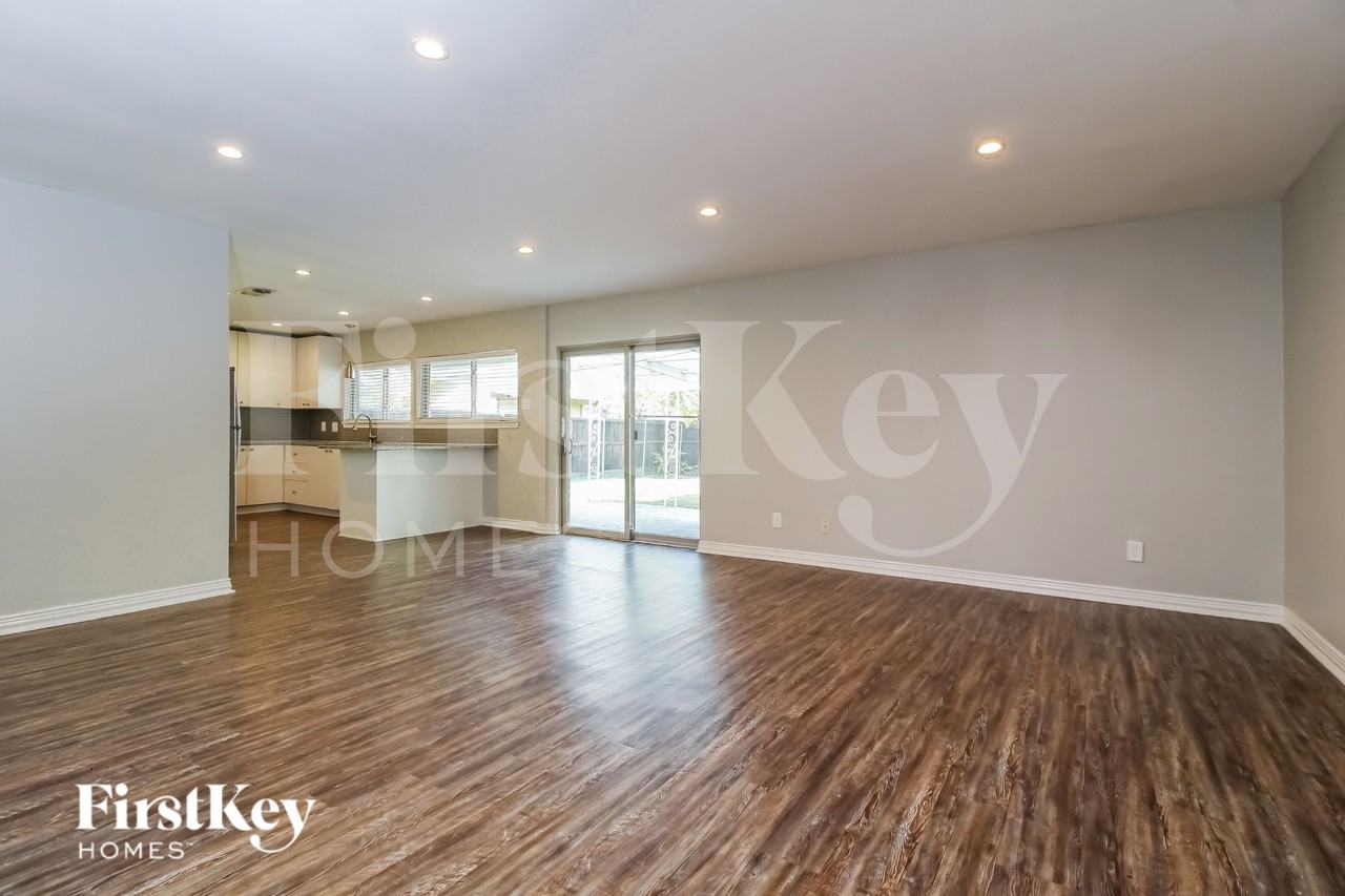 3529 Birchwood Ln - Photo 5 of 19