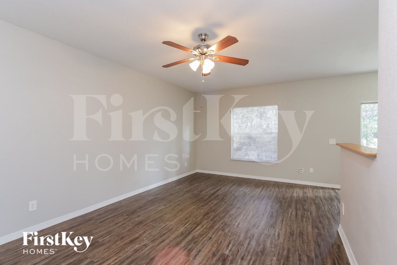 3422 Renault Cir - Photo 2 of 18