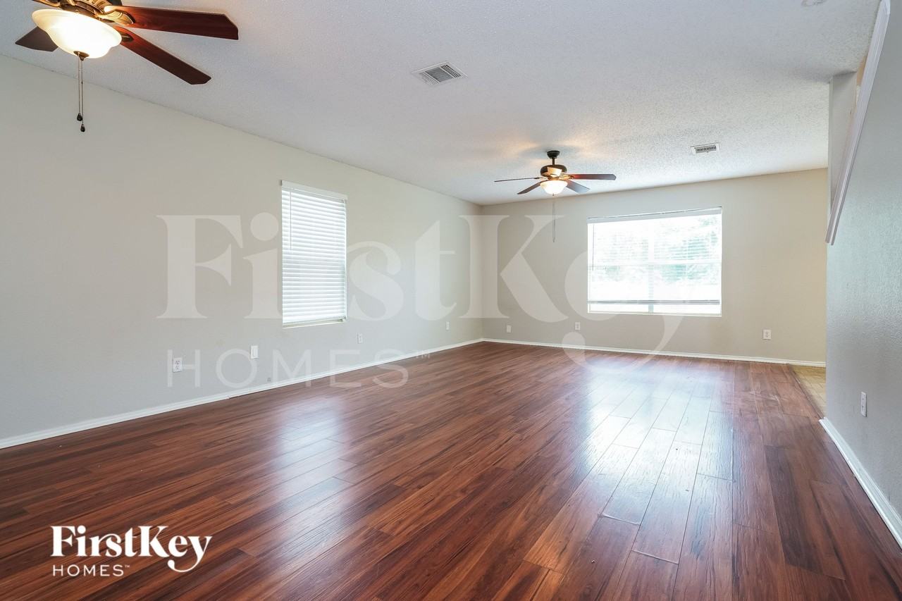3356 Mojave Dr - Photo 3 of 16