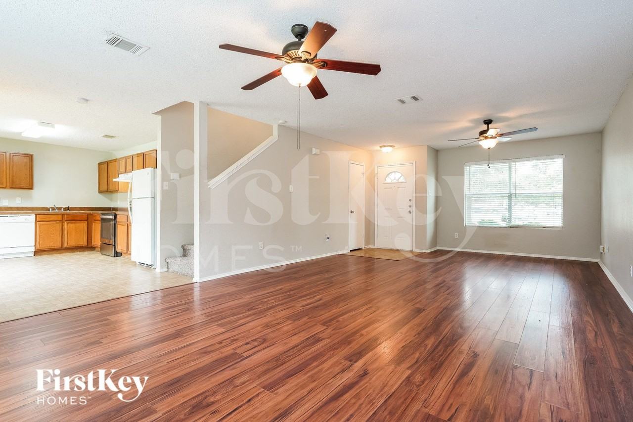 3356 Mojave Dr - Photo 5 of 16
