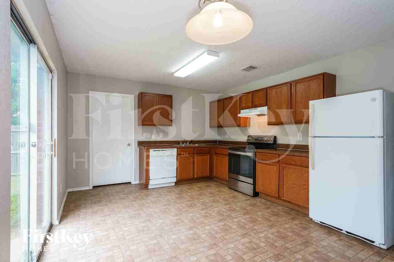 3356 Mojave Dr - Photo 6 of 16