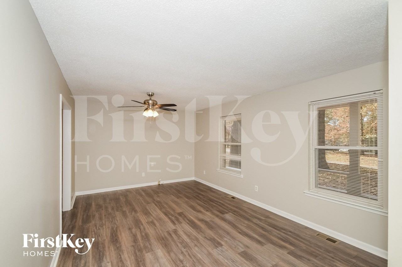 330 Navajo Pines Dr - Photo 2 of 15