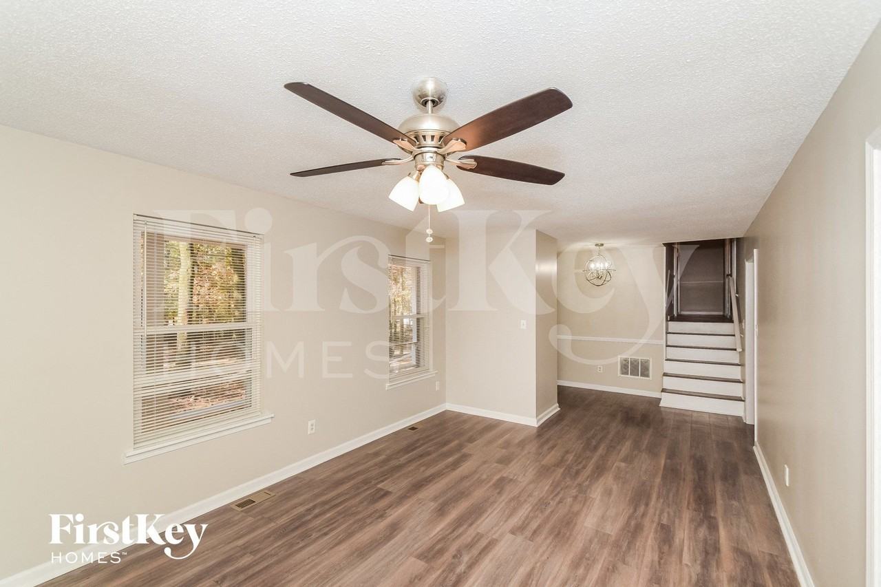 330 Navajo Pines Dr - Photo 3 of 15