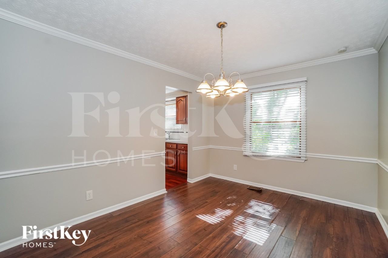 2712 Willow Glen Rd - Photo 4 of 16
