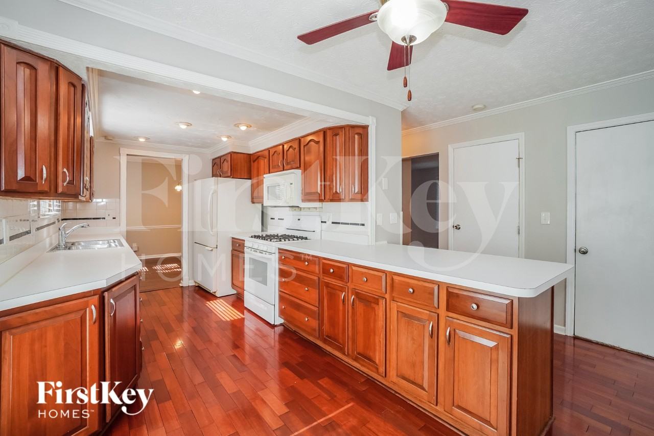2712 Willow Glen Rd - Photo 5 of 16