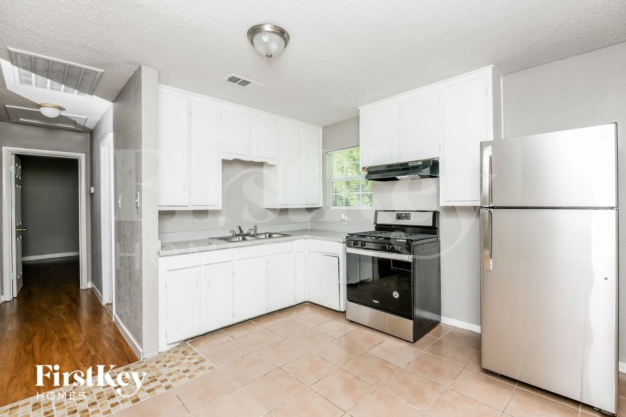 2217 Major Dr - Photo 6 of 16