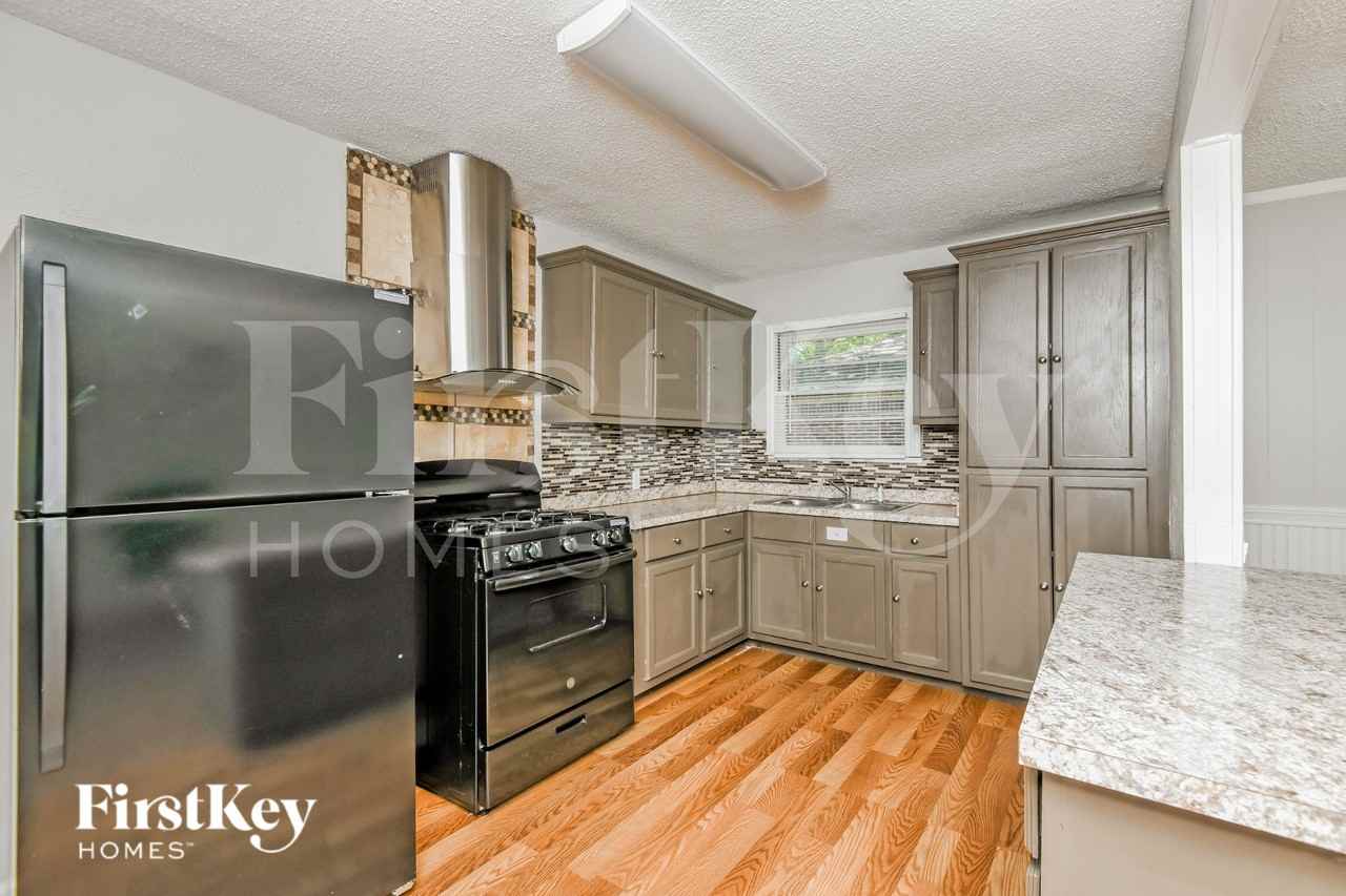 2217 Major Dr - Photo 7 of 16