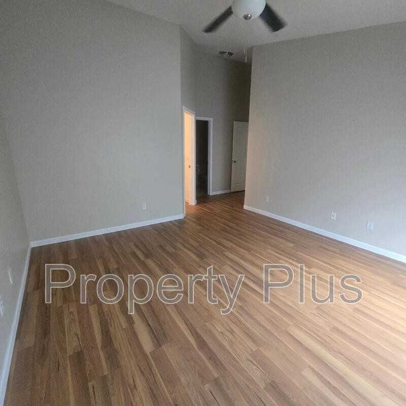 3411 W Sunland Ave - Photo 3 of 11