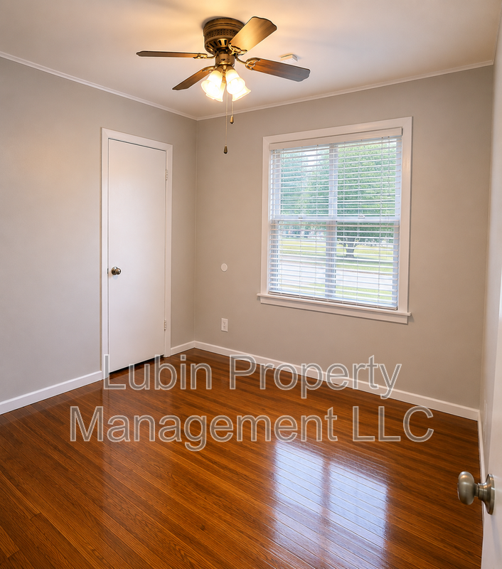 1361 Gaither Pkwy - Photo 2 of 7
