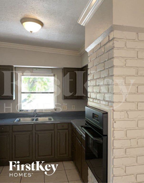 1324 N Powers Dr - Photo 4 of 12