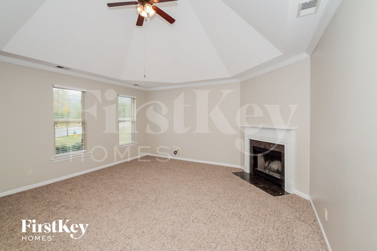 1254 Easterwood Blvd - Photo 2 of 15