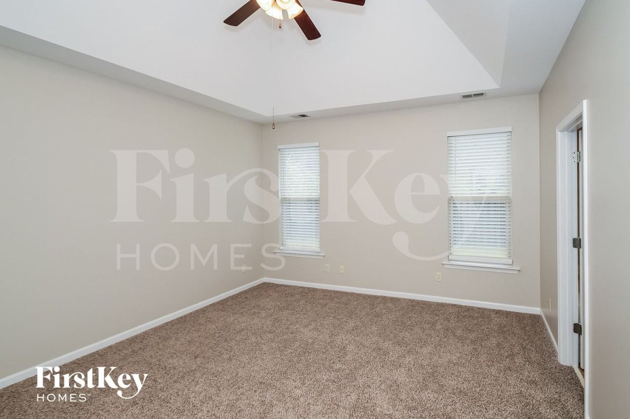 1254 Easterwood Blvd - Photo 7 of 15