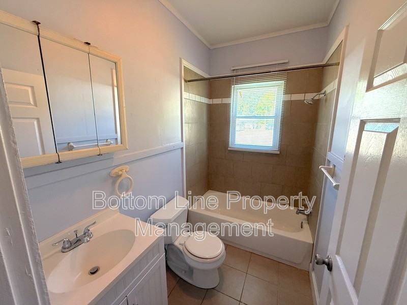 1912 Gum St - Photo 6 of 11