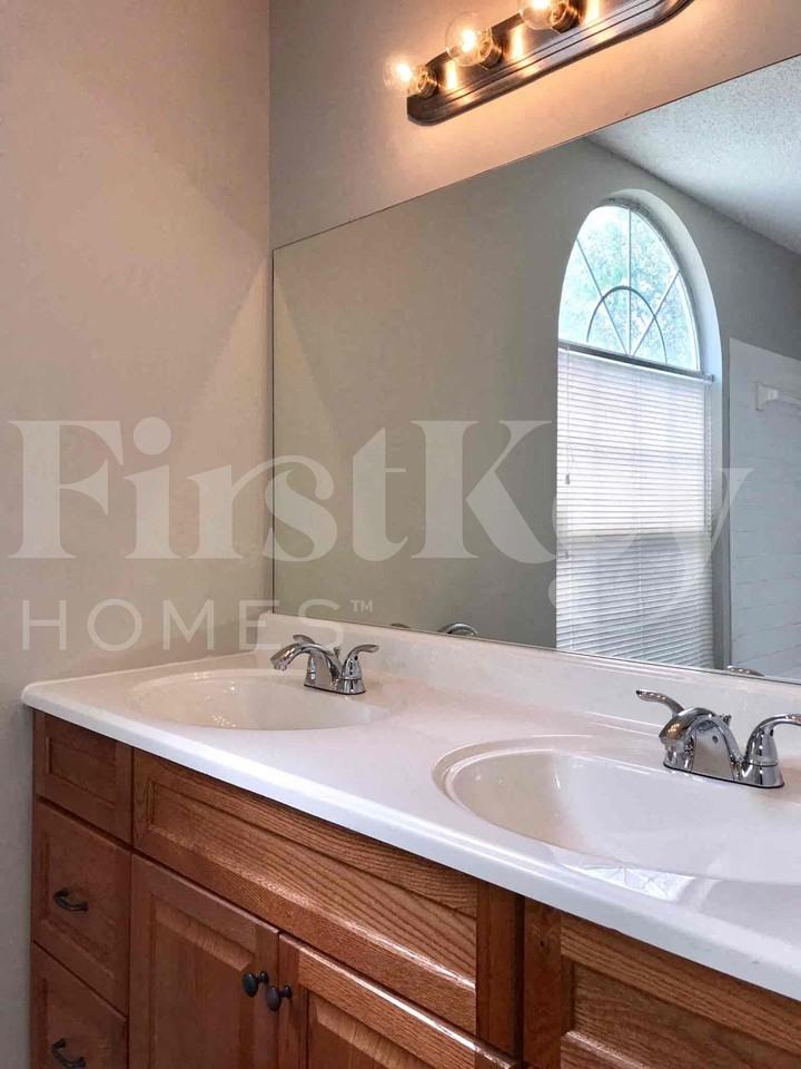12365 Mastin Cove Rd - Photo 3 of 29