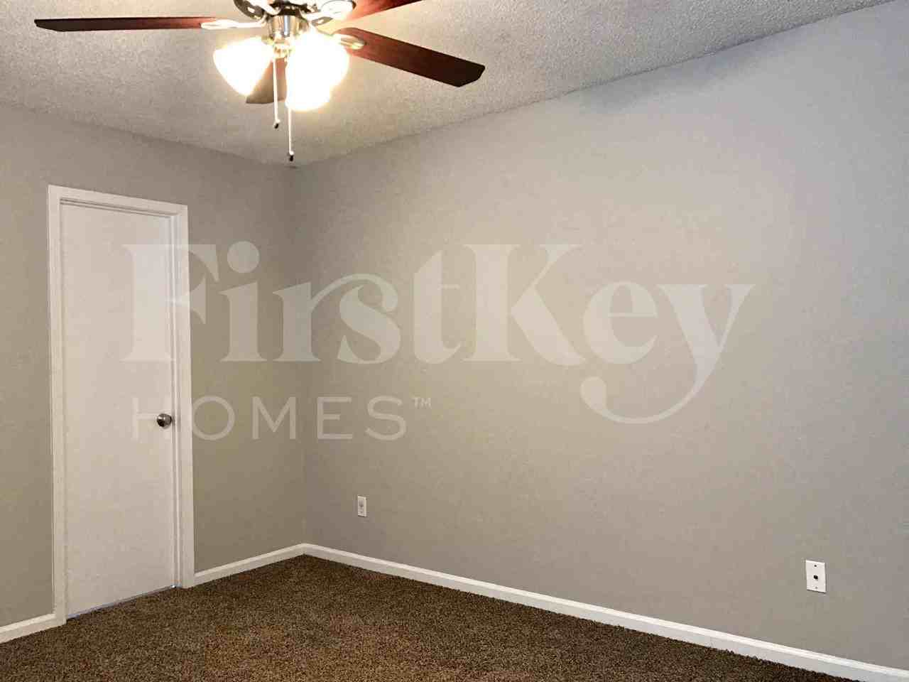 12365 Mastin Cove Rd - Photo 7 of 29