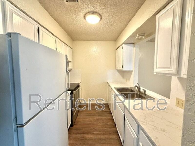 8215 N 117th East Ave - Photo 5 of 16