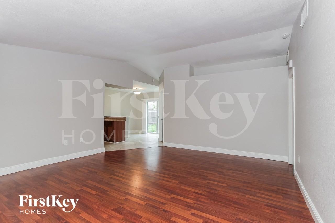 114 Keith Ct - Photo 4 of 15