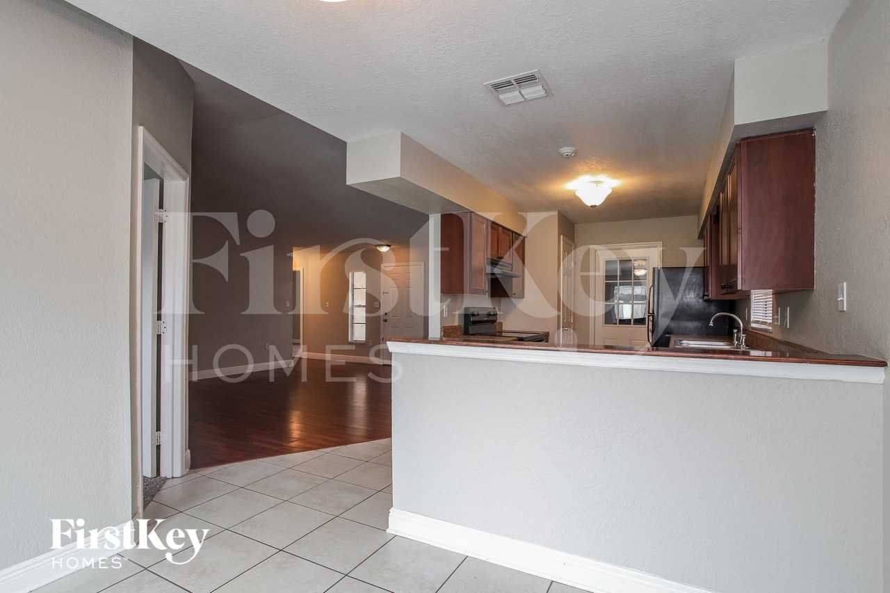 114 Keith Ct - Photo 5 of 15