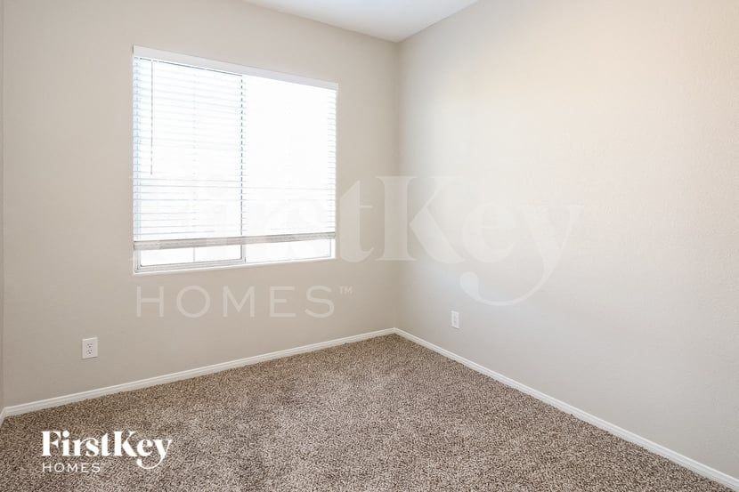 10552 Lessona St - Photo 6 of 15