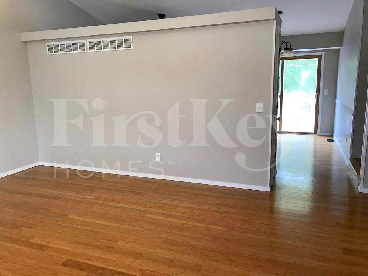 1037 Pegasus Cir - Photo 3 of 26